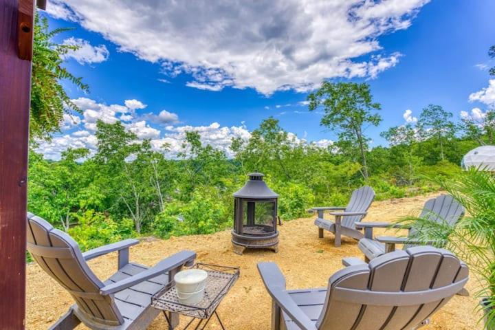 The Aries-A Stargazing, Luxury Glamping Tent Rogersville Exterior photo
