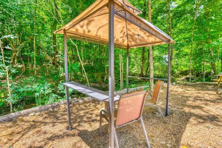 The Aries-A Stargazing, Luxury Glamping Tent Rogersville Exterior photo