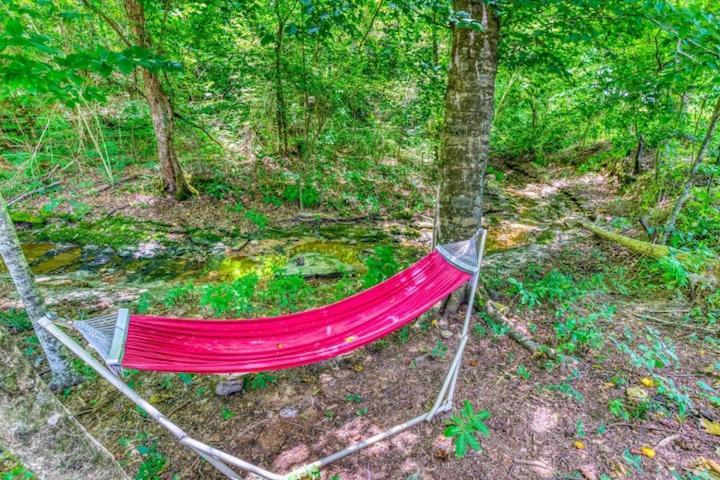 The Aries-A Stargazing, Luxury Glamping Tent Rogersville Exterior photo